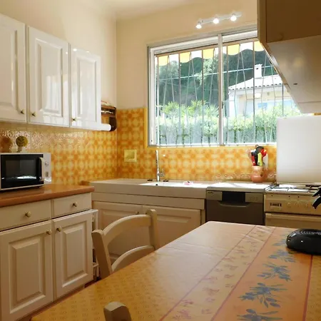 וילה Charming 2-bedroom 'miami' With Parking אנטיב