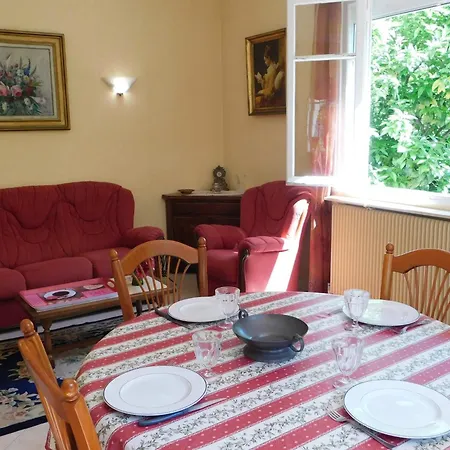 Villa Charming 2-bedroom 'miami' With Parking Antibes
