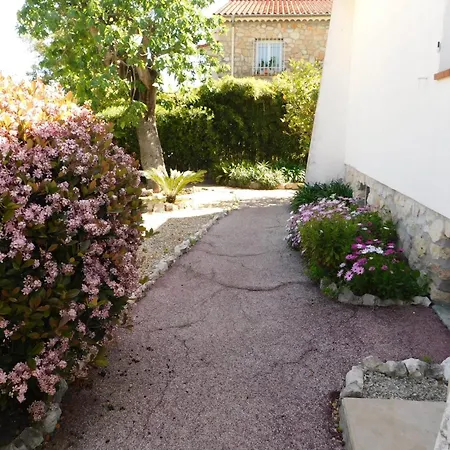 Charming 2-bedroom 'miami' With Parking